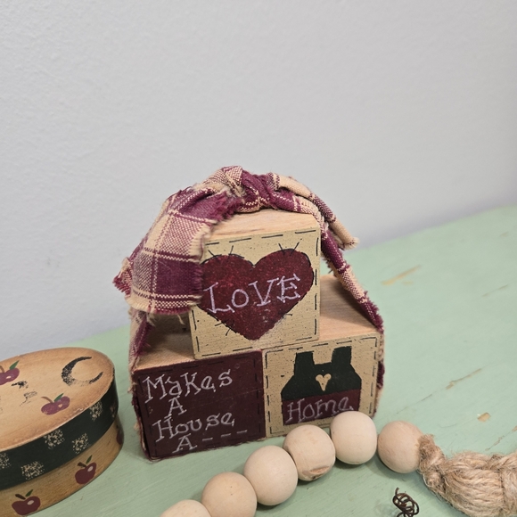 Primitive Miniatures - ABC Apple Box, Love Makes a House a Home Blocks, Hat - Picture 2 of 4